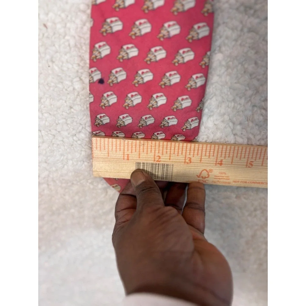 Vineyard Vines crafted discerning
